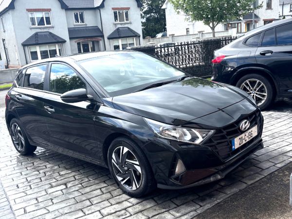 Hyundai i20 Hatchback, Petrol, 2021, Black