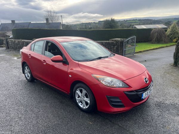 Mazda Mazda3 Saloon, Diesel, 2011, Red