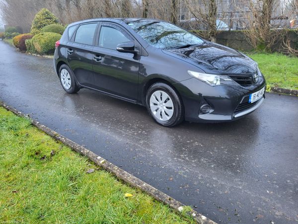 Toyota Auris Hatchback, Diesel, 2015, Black