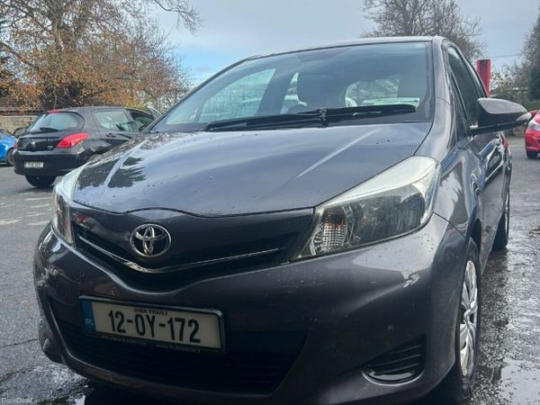 Toyota Yaris Hatchback, Petrol, 2012, Grey