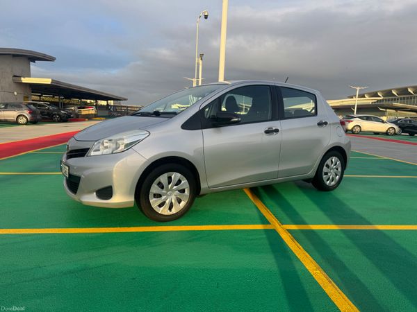 Toyota Yaris Hatchback, Petrol, 2012, Silver