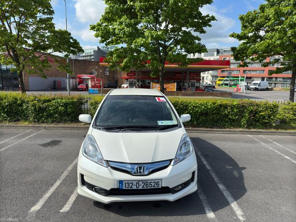 Honda Fit Hatchback, Petrol Hybrid, 2013, White