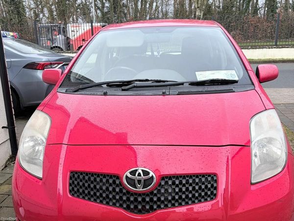 Toyota Yaris Hatchback, Petrol, 2008, Red