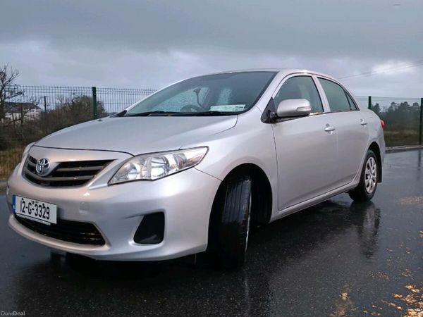 Toyota Corolla Saloon, Petrol, 2012, Silver