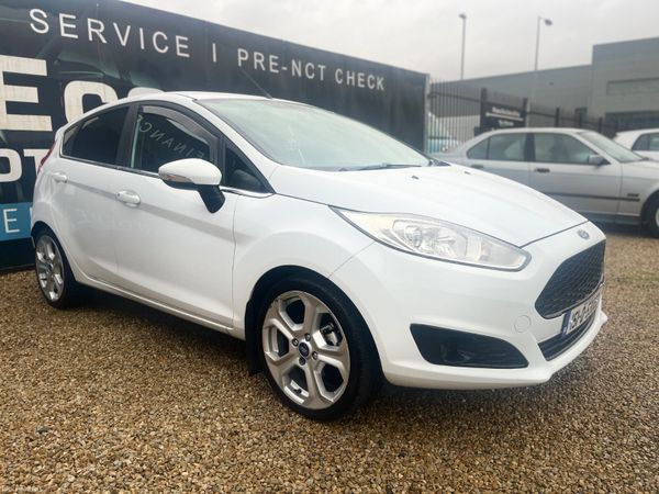 Ford Fiesta Hatchback, Petrol, 2015, White