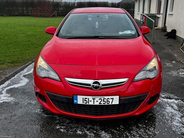 Opel Astra Hatchback, Diesel, 2015, Red