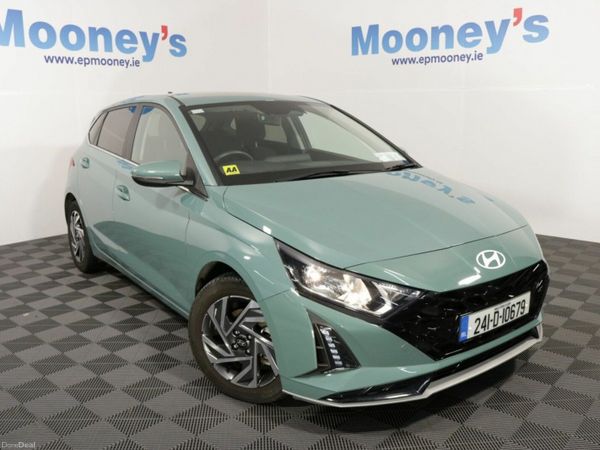 Hyundai i20 Hatchback, Petrol, 2024, Green