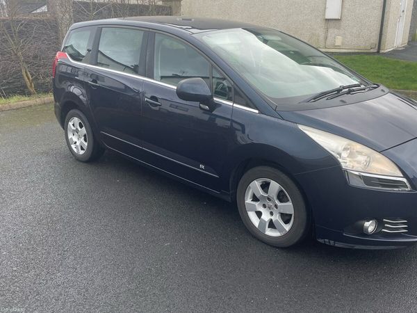 Peugeot 5008 MPV, Diesel, 2011, Blue