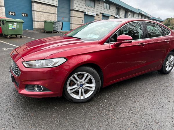 Ford Mondeo Hatchback, Diesel, 2016, Red