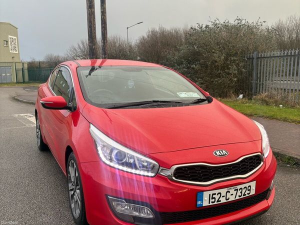 Kia Ceed Hatchback, Diesel, 2015, Red