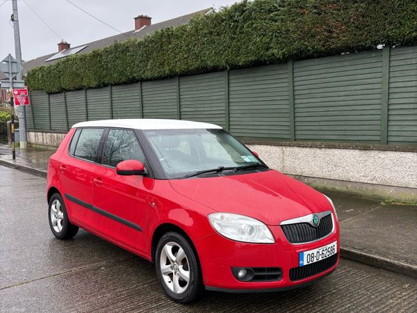 Skoda Fabia Hatchback, Petrol, 2008, Red