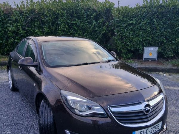 Opel Insignia Saloon, Diesel, 2015, Red