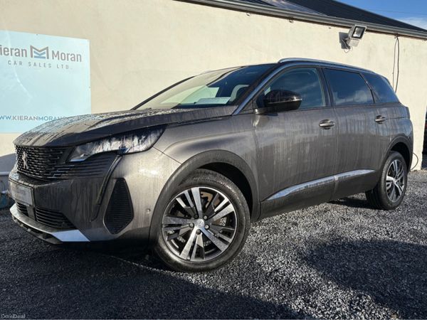 Peugeot 5008 MPV, Diesel, 2023, Grey