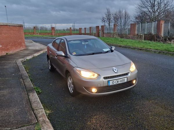 Renault Fluence Saloon, Diesel, 2010, Gold