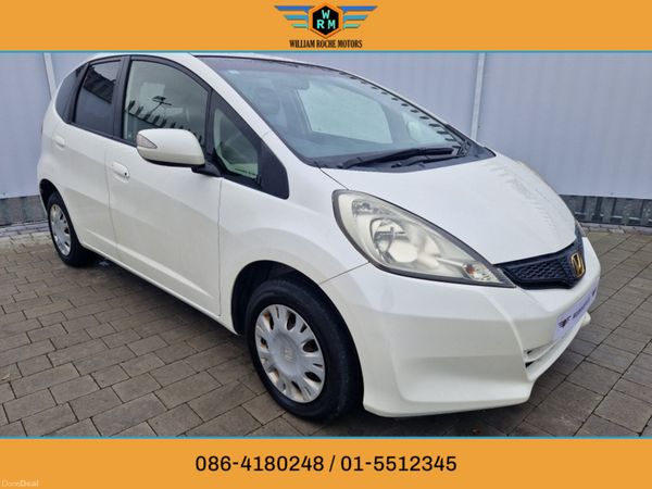 Honda Fit Hatchback, Petrol, 2013, White