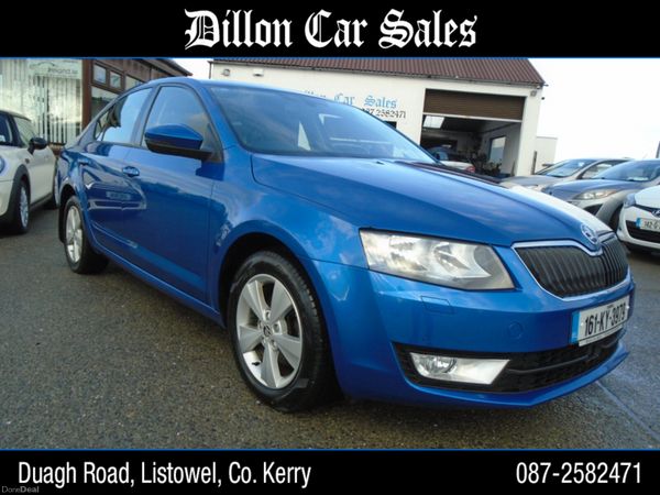 Skoda Octavia Hatchback, Petrol, 2016, Blue