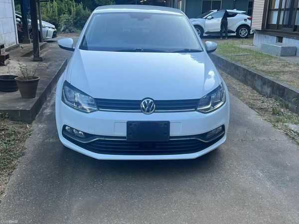 Volkswagen Polo Hatchback, Petrol, 2016, Red