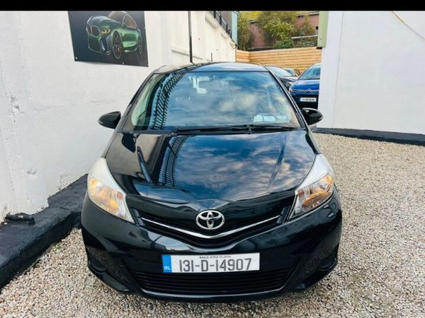 Toyota Yaris Hatchback, Petrol, 2013, Black