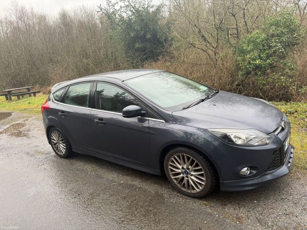 Ford Focus Hatchback, Petrol, 2014, Grey