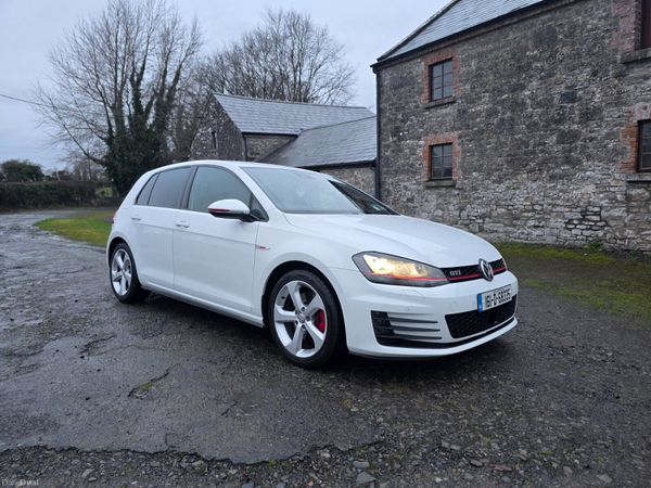 Volkswagen Golf Hatchback, Petrol, 2016, White