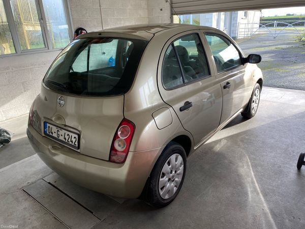 Nissan Micra Hatchback, Petrol, 2004, Gold