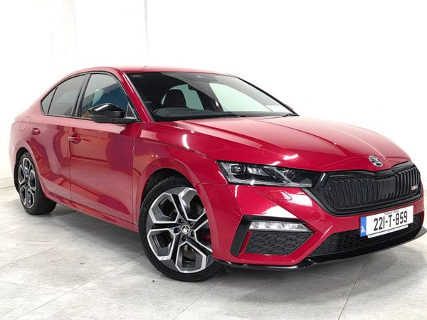 Skoda Octavia Saloon, Diesel, 2022, Red