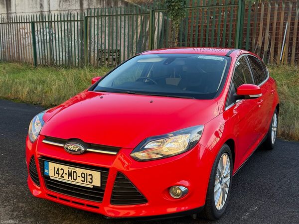 Ford Focus Hatchback, Diesel, 2014, Red
