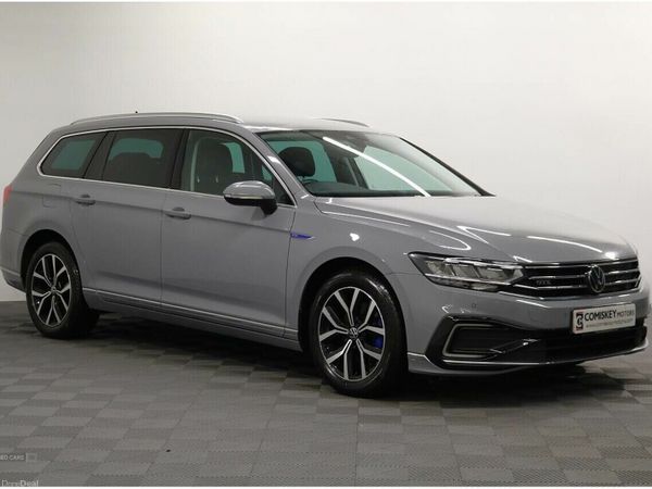 Volkswagen Passat Estate, Petrol Hybrid, 2022, Grey