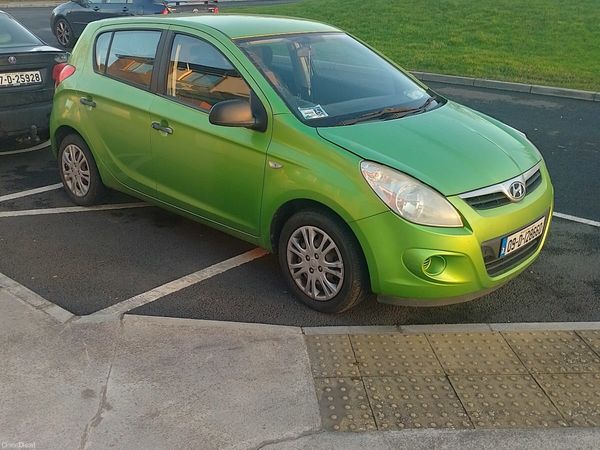 Hyundai i20 Hatchback, Petrol, 2009, Green