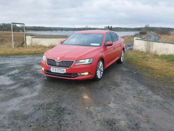 Skoda Superb Hatchback, Diesel, 2017, Red
