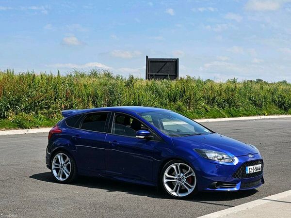 Ford Focus Hatchback, Petrol, 2012, Blue