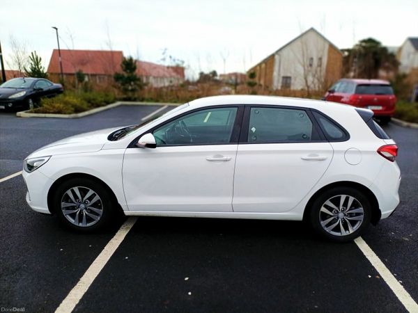 Hyundai i30 Hatchback, Petrol, 2019, White