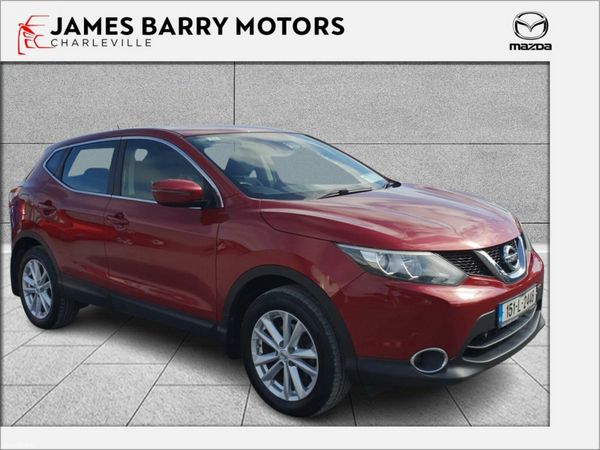 Nissan Qashqai Hatchback, Diesel, 2015, Red