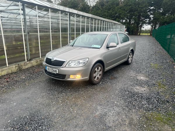 Skoda Octavia Saloon, Petrol, 2010, Beige