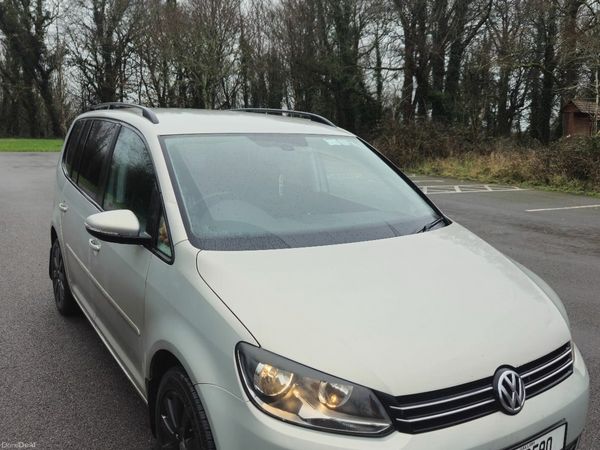 Volkswagen Touran MPV, Diesel, 2011, Silver