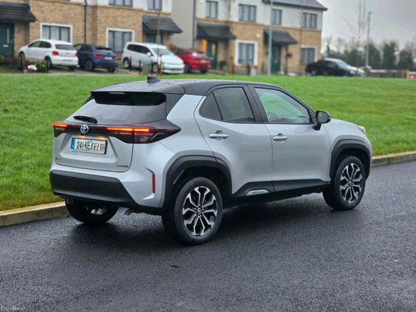 Toyota Yaris Cross Hatchback, Petrol Hybrid, 2024, Grey