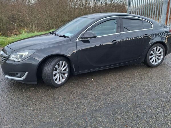 Vauxhall Insignia Hatchback, Diesel, 2015, Black