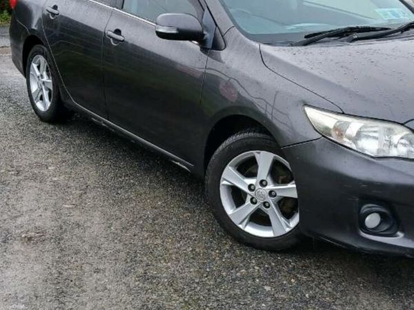 Toyota Corolla Saloon, Diesel, 2012, Grey