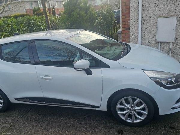 Renault Clio Hatchback, Petrol, 2017, White
