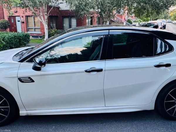 Toyota Camry Saloon, Petrol Hybrid, 2023, White