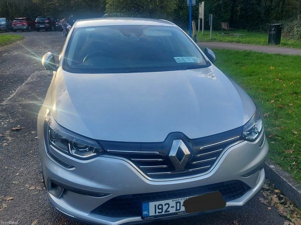 Renault Megane Hatchback, Diesel, 2019, Silver