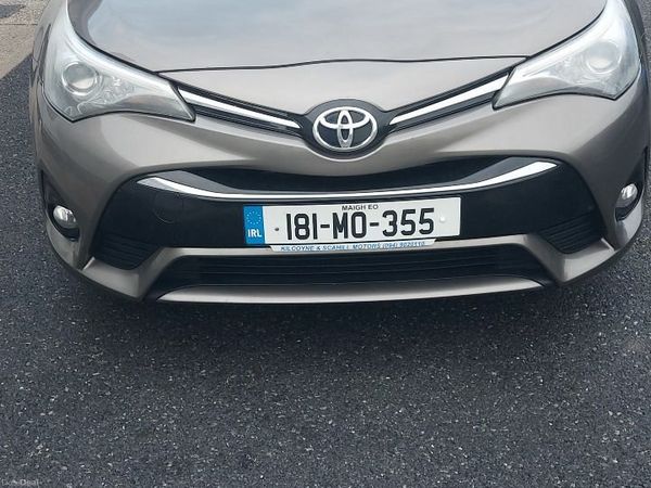 Toyota Avensis Saloon, Diesel, 2018, Grey