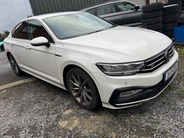 Volkswagen Passat Saloon, Diesel, 2021, White