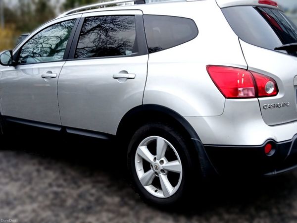 Nissan Qashqai+2 Hatchback, Diesel, 2010, Silver