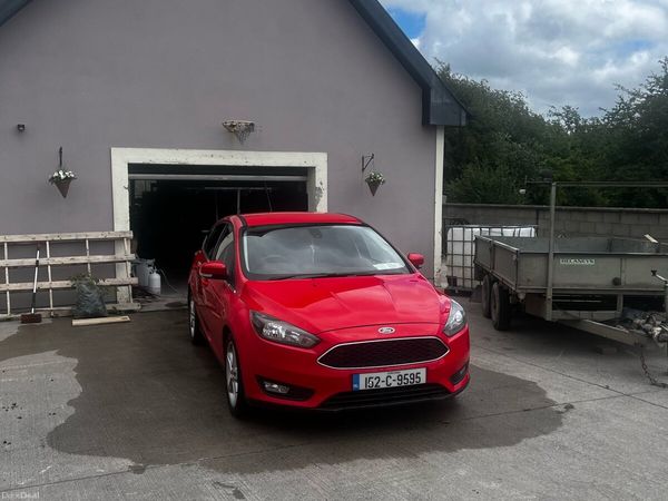 Ford Focus Hatchback, Diesel, 2015, Red