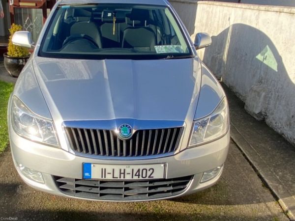 Skoda Octavia Hatchback, Petrol, 2011, Silver