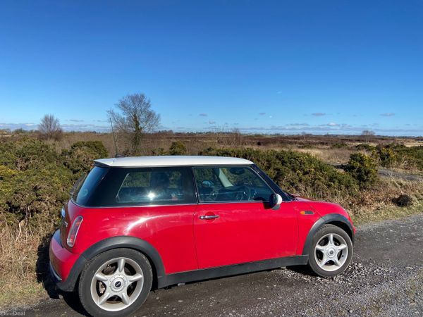 Mini Cooper Hatchback, Petrol, 2005, Red