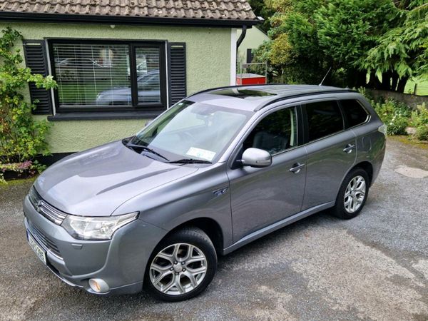 Mitsubishi Outlander SUV, Petrol Plug-in Hybrid, 2015, Grey