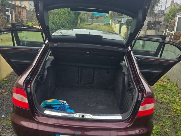 Skoda Superb Saloon, Diesel, 2010, Red