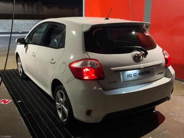 Toyota Auris Hatchback, Petrol, 2010, White